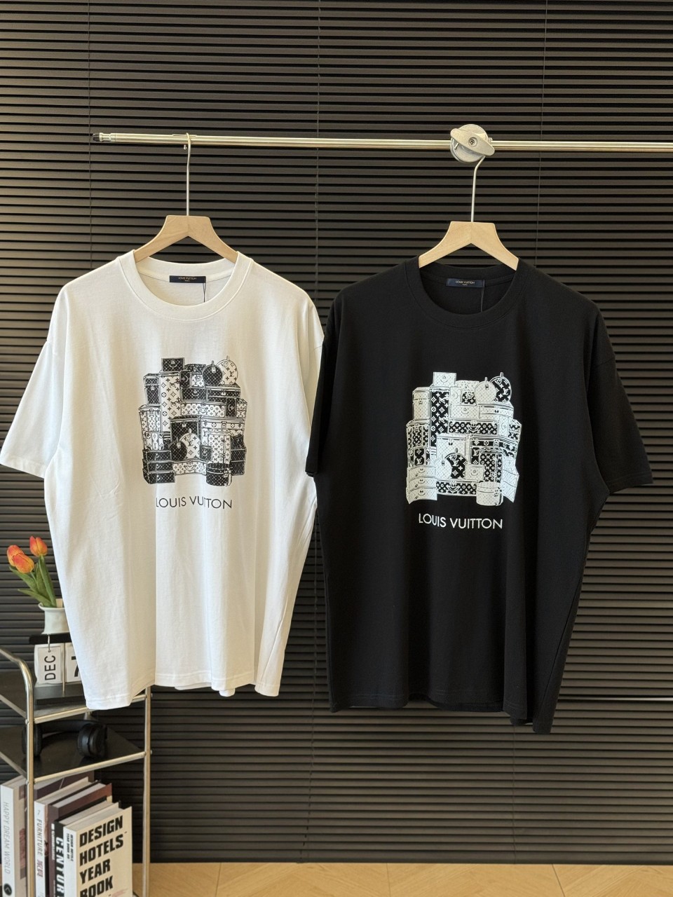 LV 캐리어로고 티셔츠.ㅂ