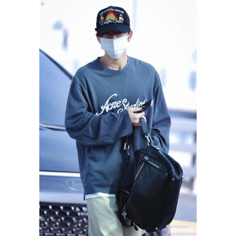 아*네스튜디오 엠보 로고 롱슬리브 티셔츠(블루 그레이)