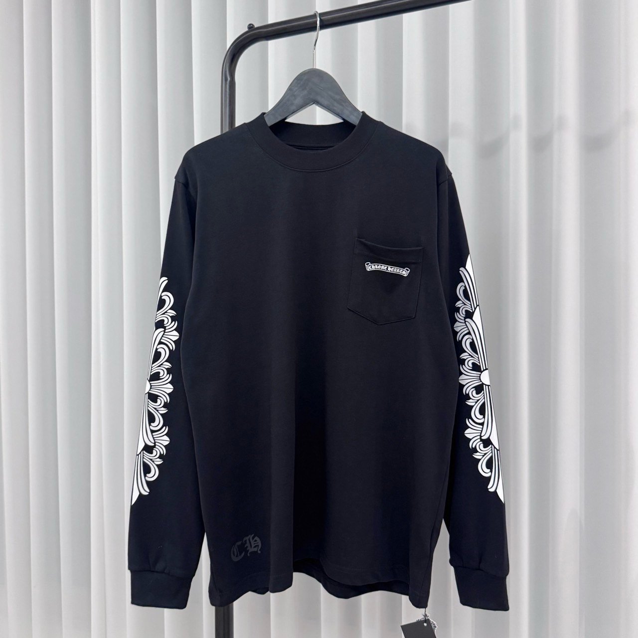 크*하츠 아스펜 롱슬리브 티셔츠(블랙)