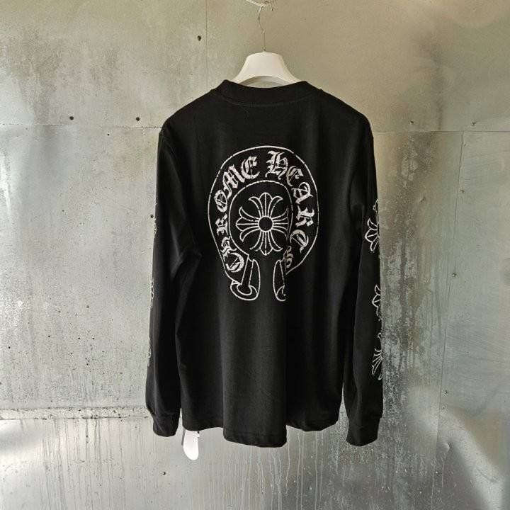 크*하츠 포켓 홀스슈 크루넥 롱 슬리브.유