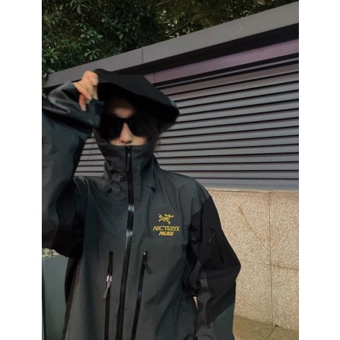 아*테릭* x 팔라* 콜라보 알파 고어텍스 자켓.i