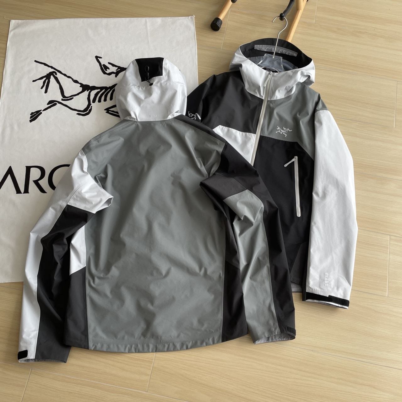 아*테릭* x 빔* 베타 팬더 고어텍스 자켓.i