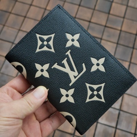 루* 여권지갑.ㅋ