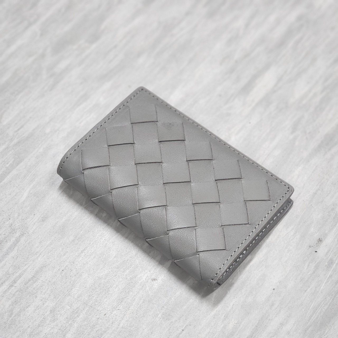 보** 인트레치아토 지갑(그레이).ㅋ