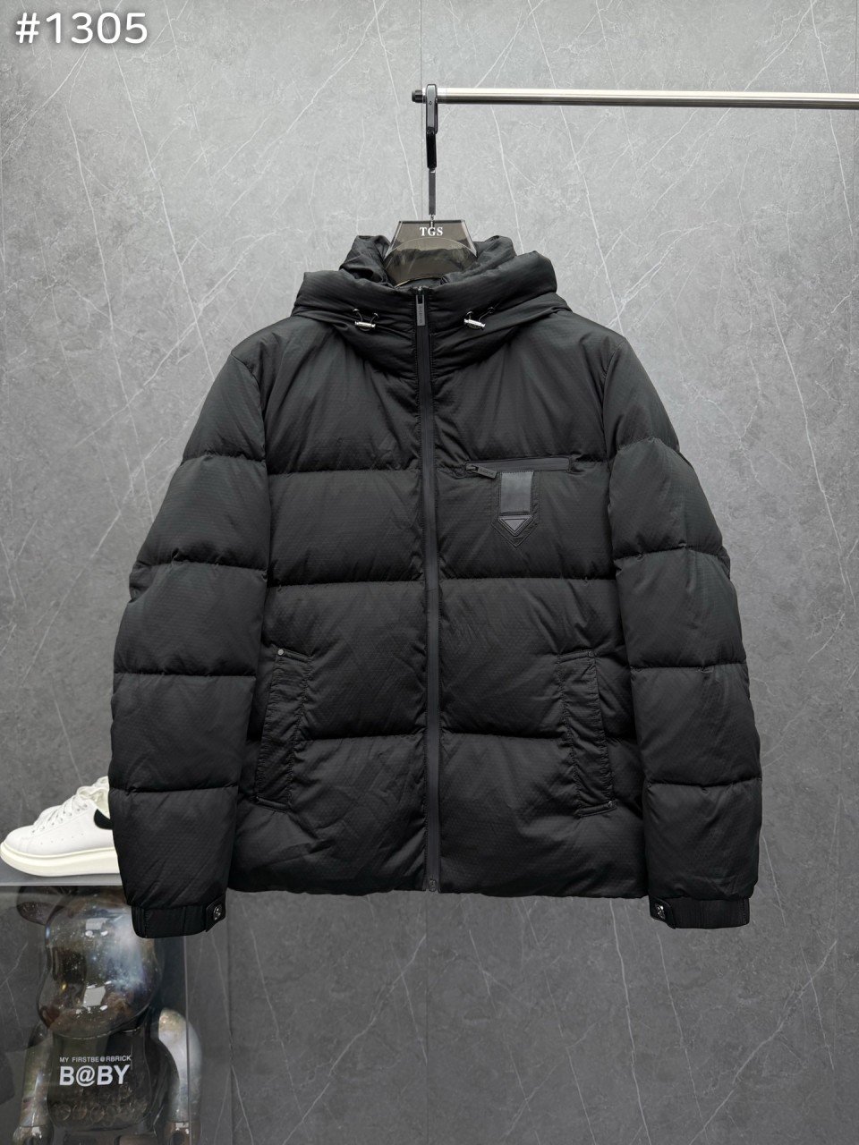 프*다 파리스 트라이앵글 탭 후드 다운 자켓.유