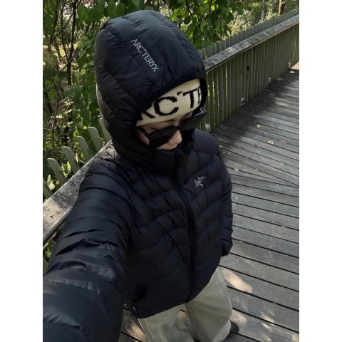 아**** CERIUM (세륨) 경량 후디 패딩.n