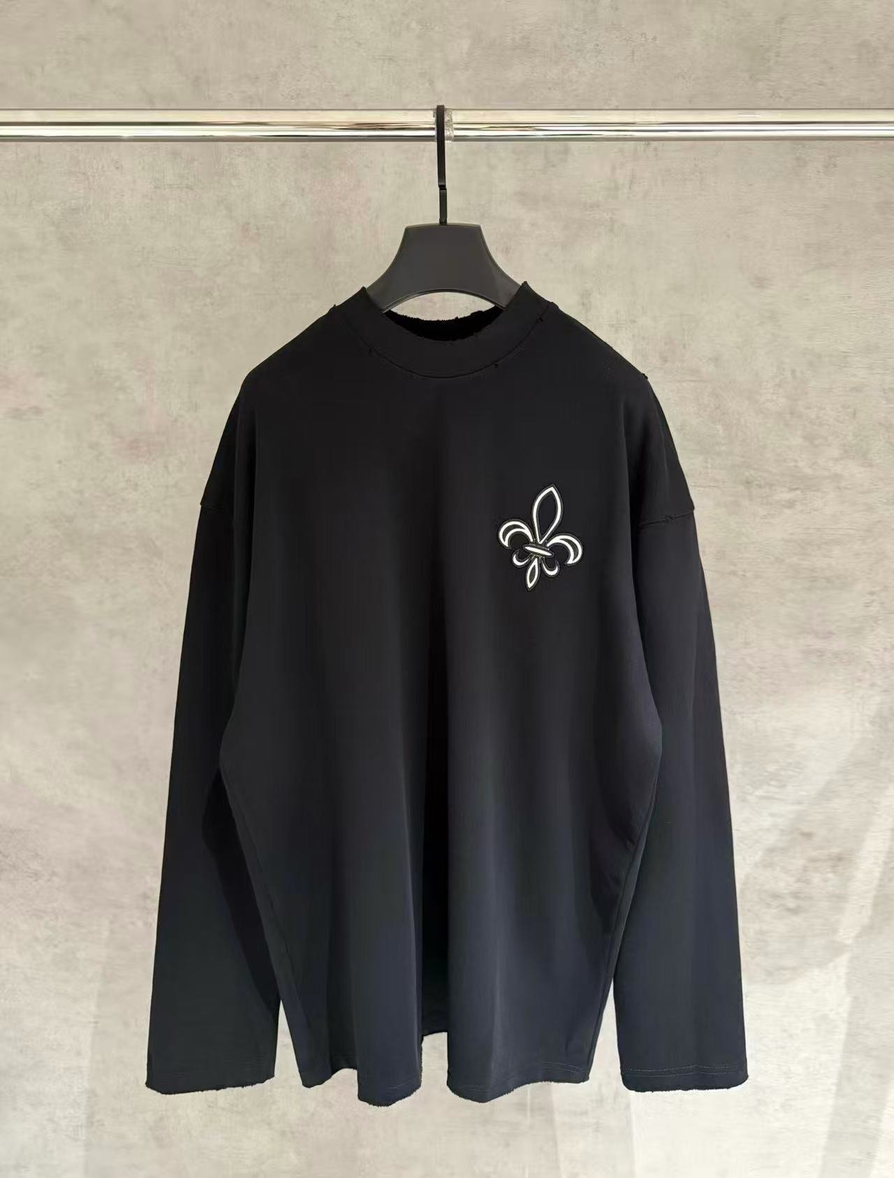 크***  플뢰르 오버 롱슬리브 티셔츠(블랙).a